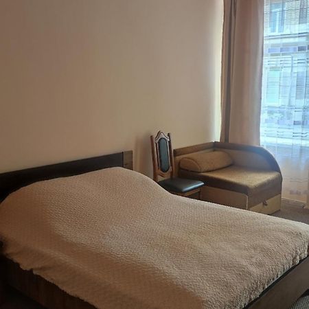 Apartment On Sheptytskyh 27 Львов Экстерьер фото