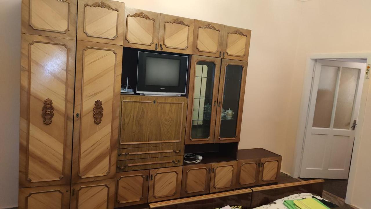 Apartment On Sheptytskyh 27 Львов Экстерьер фото